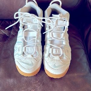 Nike Air youth size 5.5 good condition